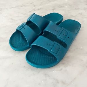 Freedom Moses Women's 9/10 Teal